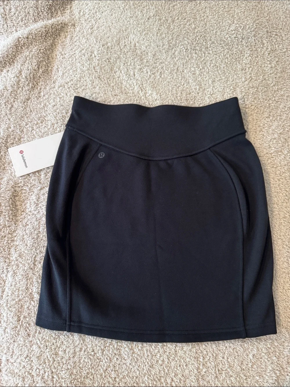 NWT lululemon scuba Black Performance Mini Skirt Size small